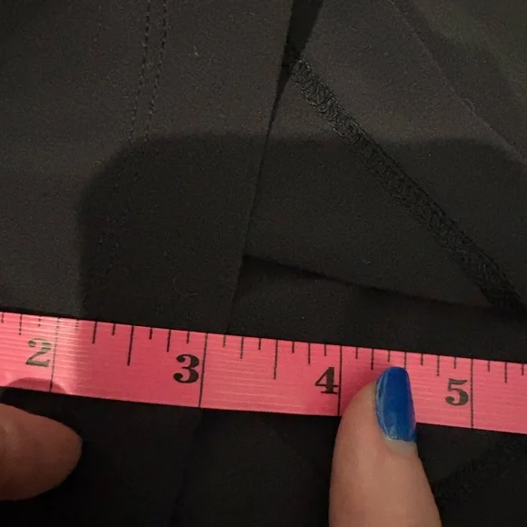 Vuori Villa Shorts High-Rise Relaxed Fit with 3” Inseam in Black - Picture 10 of 10